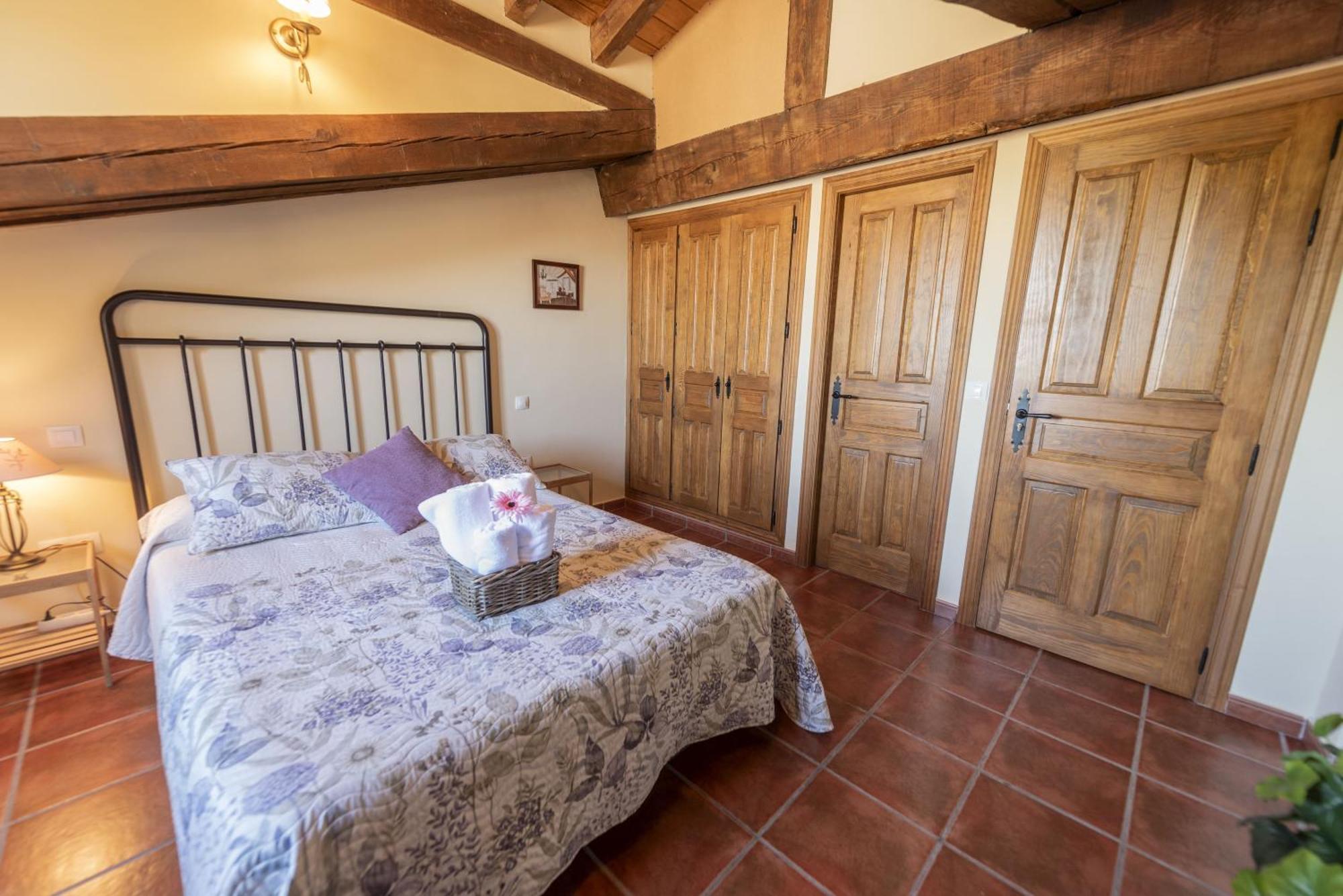 La Hacendera Entre Hoces - 20-28Pax-10 Hab Con Banos En Suite Maderuelo Exterior photo